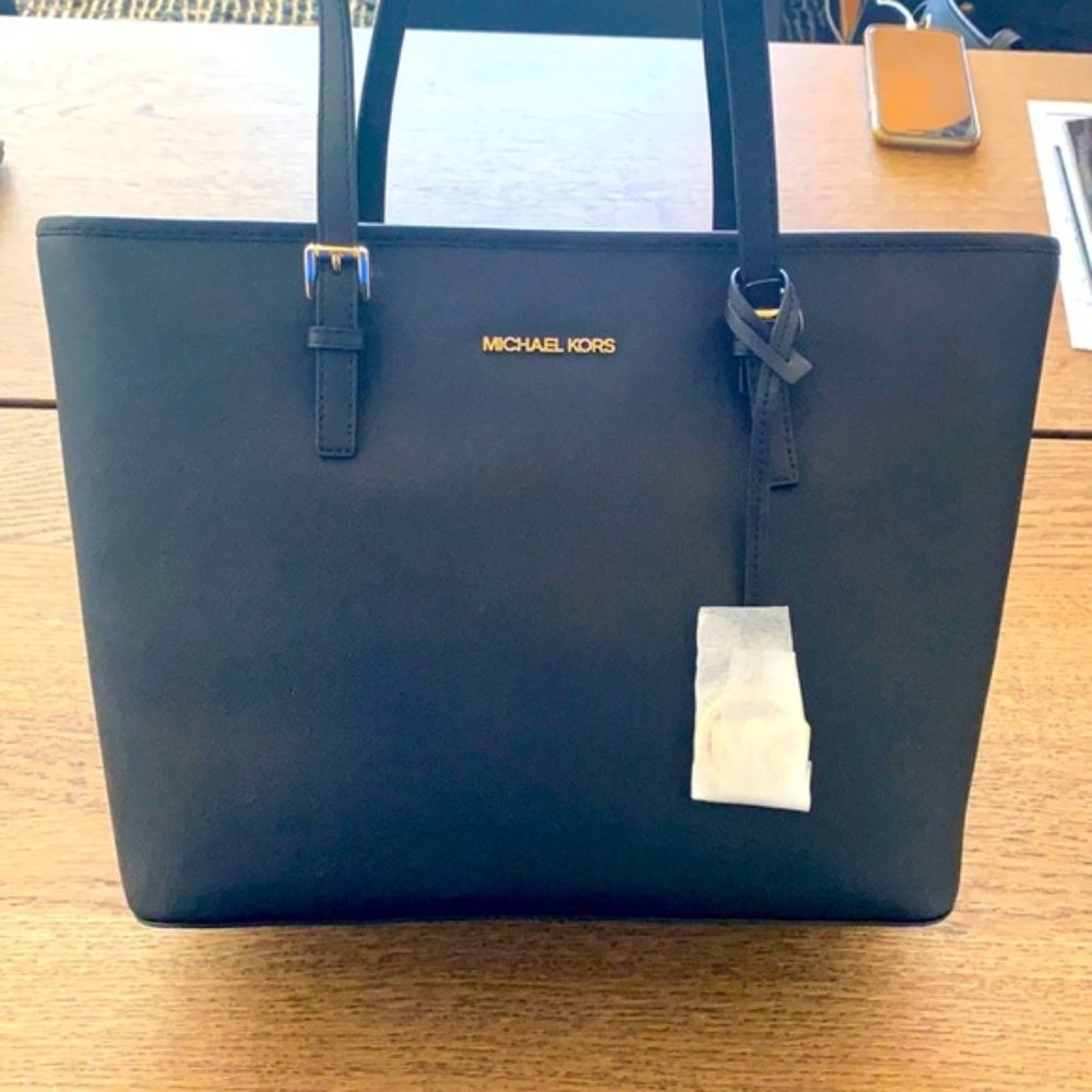 Michael Kors Jet Set Medium Leather Tote